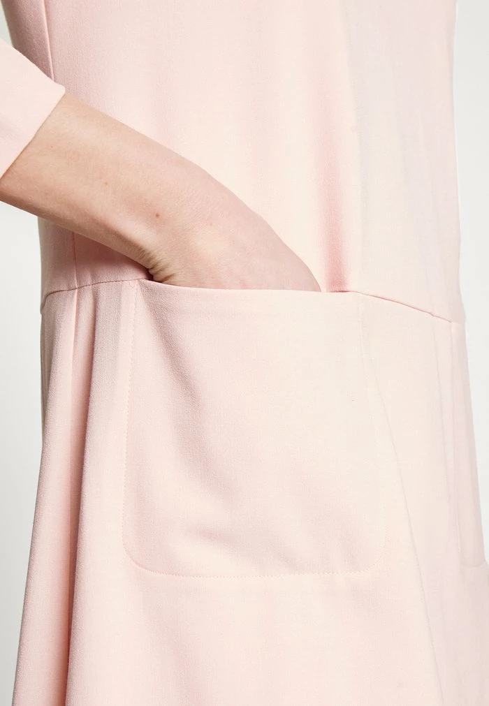 DKNY V NECK SHIFT WITH POCKETS - Day Dress - Powder 8 DKNY V NECK SHIFT WITH POCKETS - Day Dress - Powder - Image 6