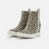 DKNY CALI WEDGE - High-top Trainers - Chino/silver -Bag Haven Store 0cc83260672c4e1e8dfcfe4446aa5802