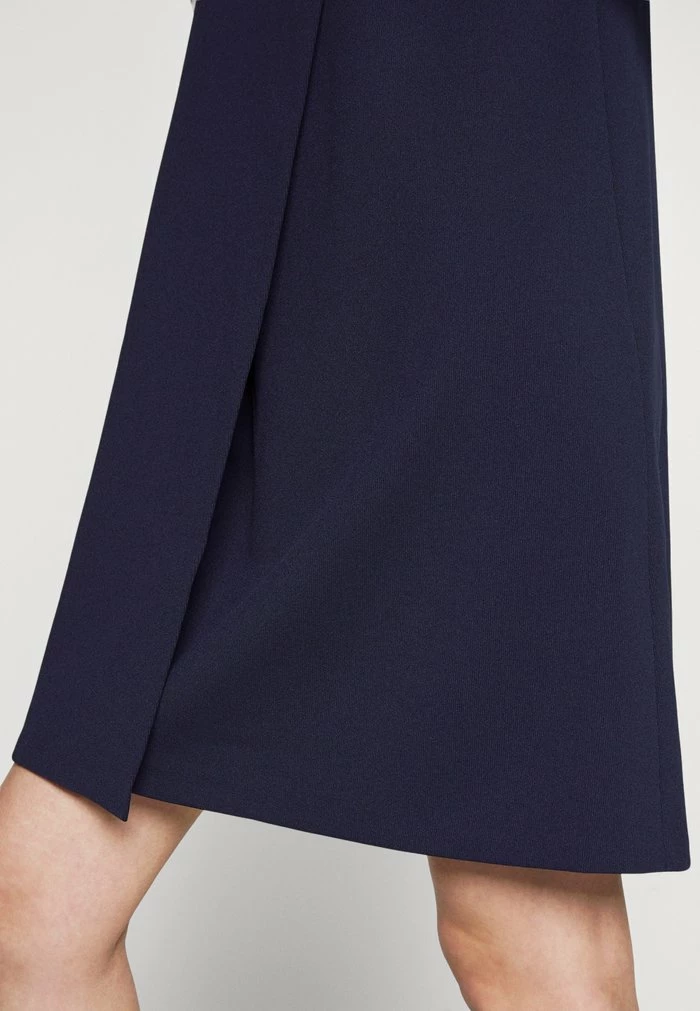 DKNY TRAPEZE WITH LOGO HARDWARE - Jersey Dress - Navy 6 DKNY TRAPEZE WITH LOGO HARDWARE - Jersey Dress - Navy - Image 4