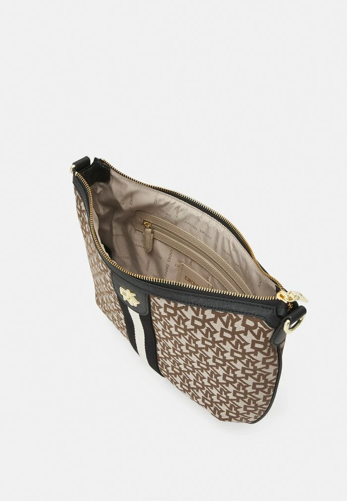 DKNY CAROL SADDLE CBODY - Across Body Bag - Chino/black 5 DKNY CAROL SADDLE CBODY - Across Body Bag - Chino/black - Image 3