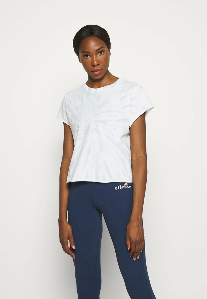 DKNY SPIRAL TIE DYE SHORT SLEEVE BOXY TEE - Print T-shirt - Pale Blue 3 DKNY SPIRAL TIE DYE SHORT SLEEVE BOXY TEE - Print T-shirt - Pale Blue