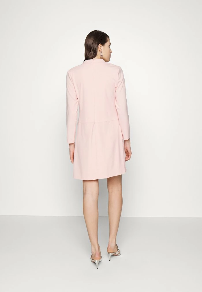 DKNY V NECK SHIFT WITH POCKETS - Day Dress - Powder 5 DKNY V NECK SHIFT WITH POCKETS - Day Dress - Powder - Image 3