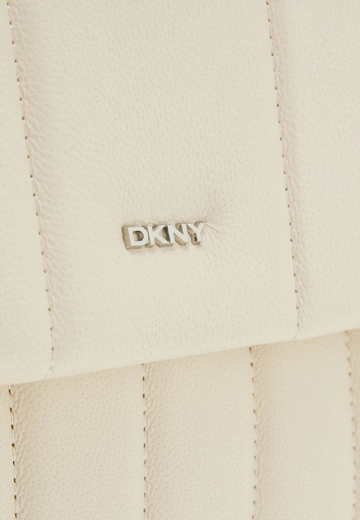 DKNY SEVA SHOULDER - Across Body Bag - Ivory/silvercoloured 6 DKNY SEVA SHOULDER - Across Body Bag - Ivory/silvercoloured - Image 4