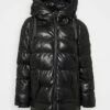 DKNY SHORT PUFFERS - Winter Jacket - Black 2 DKNY SHORT PUFFERS - Winter Jacket - Black -Bag Haven Store 5aa3f4a08098426bbd16ac7fd3f3351d