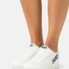 DKNY JAXSON LACE UP JOGGER - Trainers - White/black -Bag Haven Store 6ddf6a270b4b418e84575b99787036c5