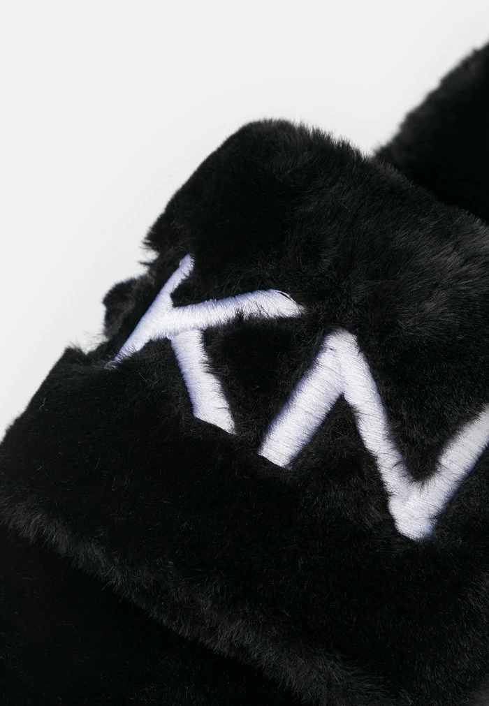 DKNY PALZ SLIDE - Slippers - Black/white 9 DKNY PALZ SLIDE - Slippers - Black/white - Image 7