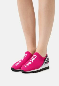 DKNY ABBI RUNNER - Trainers - Jungle Fushia/white