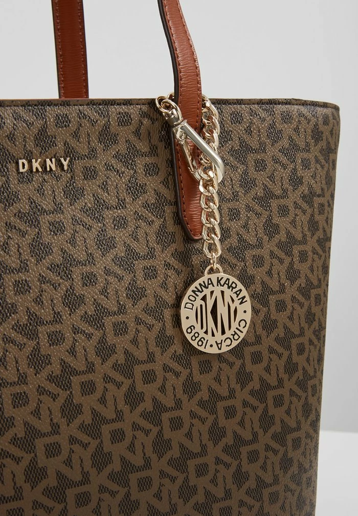 DKNY BRYANT MEDIUM TOTE LOGO - Handbag - Mocha /caramel 10 DKNY BRYANT MEDIUM TOTE LOGO - Handbag - Mocha /caramel - Image 8