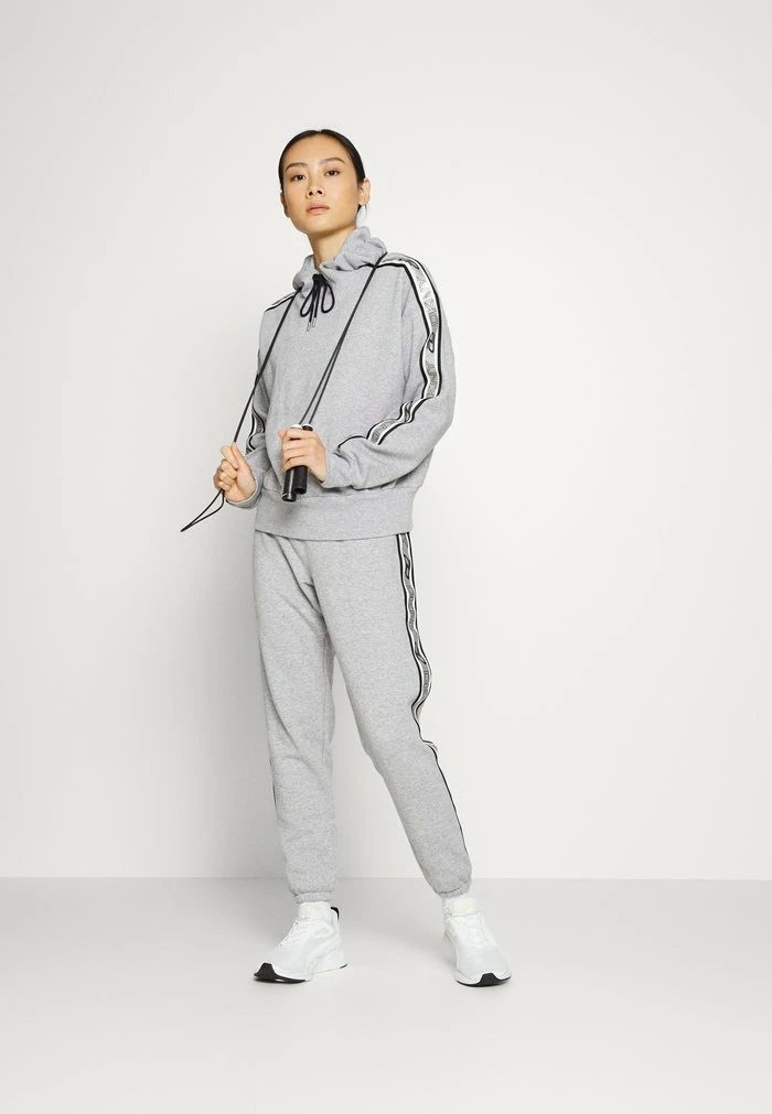 DKNY LOGO TAPE CROPPED HOODIE - Hoodie - Pearl Grey Heather 4 DKNY LOGO TAPE CROPPED HOODIE - Hoodie - Pearl Grey Heather - Image 2
