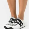 DKNY MARLI - Trainers - White/black 2 DKNY MARLI - Trainers - White/black -Bag Haven Store 9b0894aa1967486592724175dad177ea