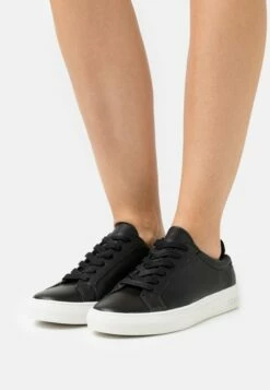 DKNY COURT - Trainers - Black