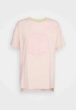 DKNY EMBOSSED MEDALLION RELAXED FIT TEE - Print T-shirt - Rosewater