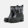 DKNY RAINY SLIP ON BOOTIE - Wellies - Black/white -Bag Haven Store d3801c69cc9e4ac6b5fdbb95b1356770