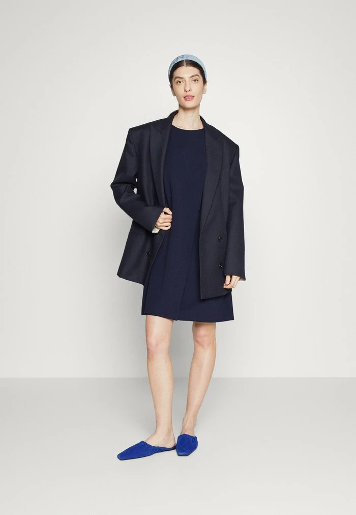 DKNY TRAPEZE WITH LOGO HARDWARE - Jersey Dress - Navy 4 DKNY TRAPEZE WITH LOGO HARDWARE - Jersey Dress - Navy - Image 2