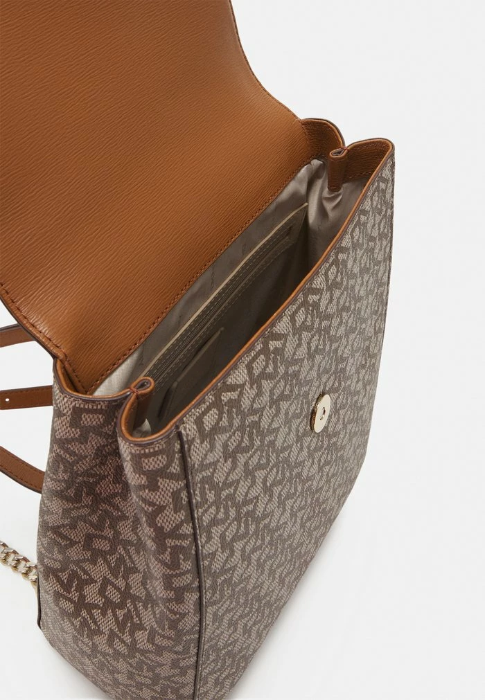 DKNY BRYANT - Rucksack - Chino/caramel 4 DKNY BRYANT - Rucksack - Chino/caramel - Image 3