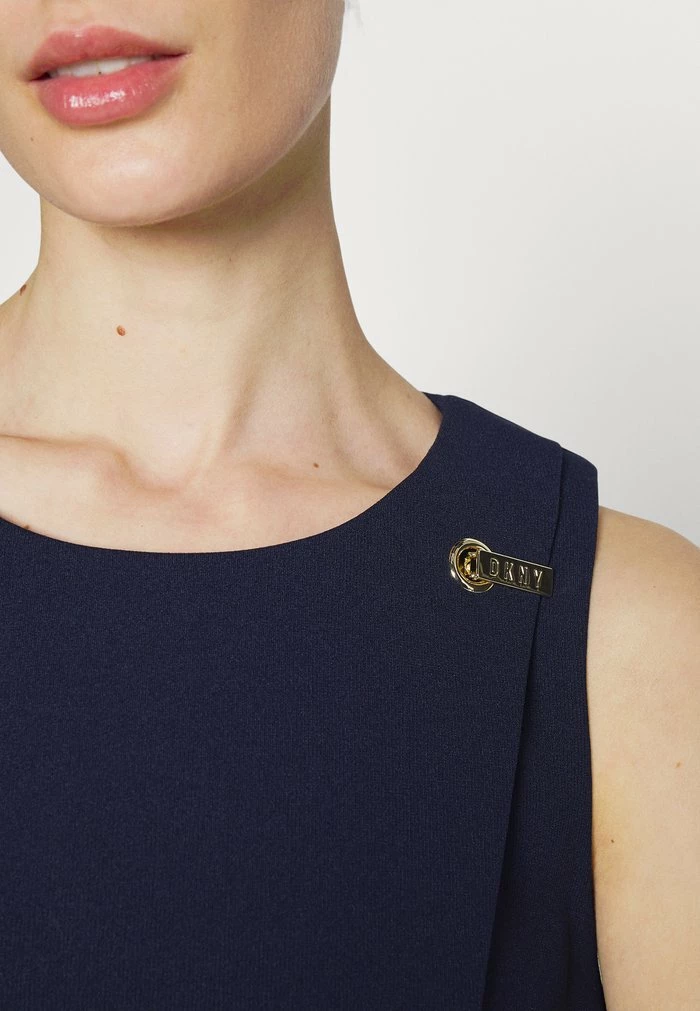 DKNY TRAPEZE WITH LOGO HARDWARE - Jersey Dress - Navy 9 DKNY TRAPEZE WITH LOGO HARDWARE - Jersey Dress - Navy - Image 7
